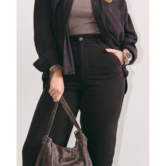 Everlane the Tencel Relaxed Chino in Buttersoft Black 12 - Picture 7 of 10